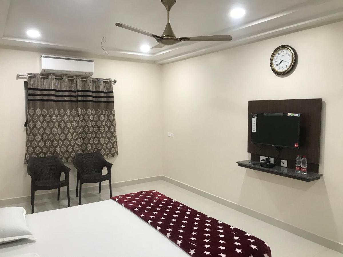 Sri Krishna Residency Hotel Eluru Exterior photo