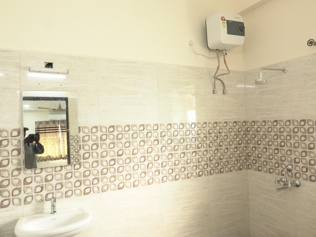 Sri Krishna Residency Hotel Eluru Exterior photo