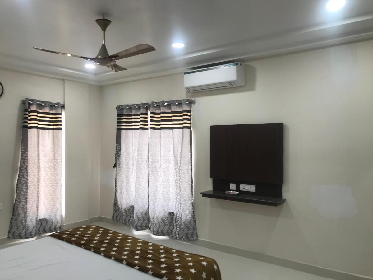 Sri Krishna Residency Hotel Eluru Exterior photo
