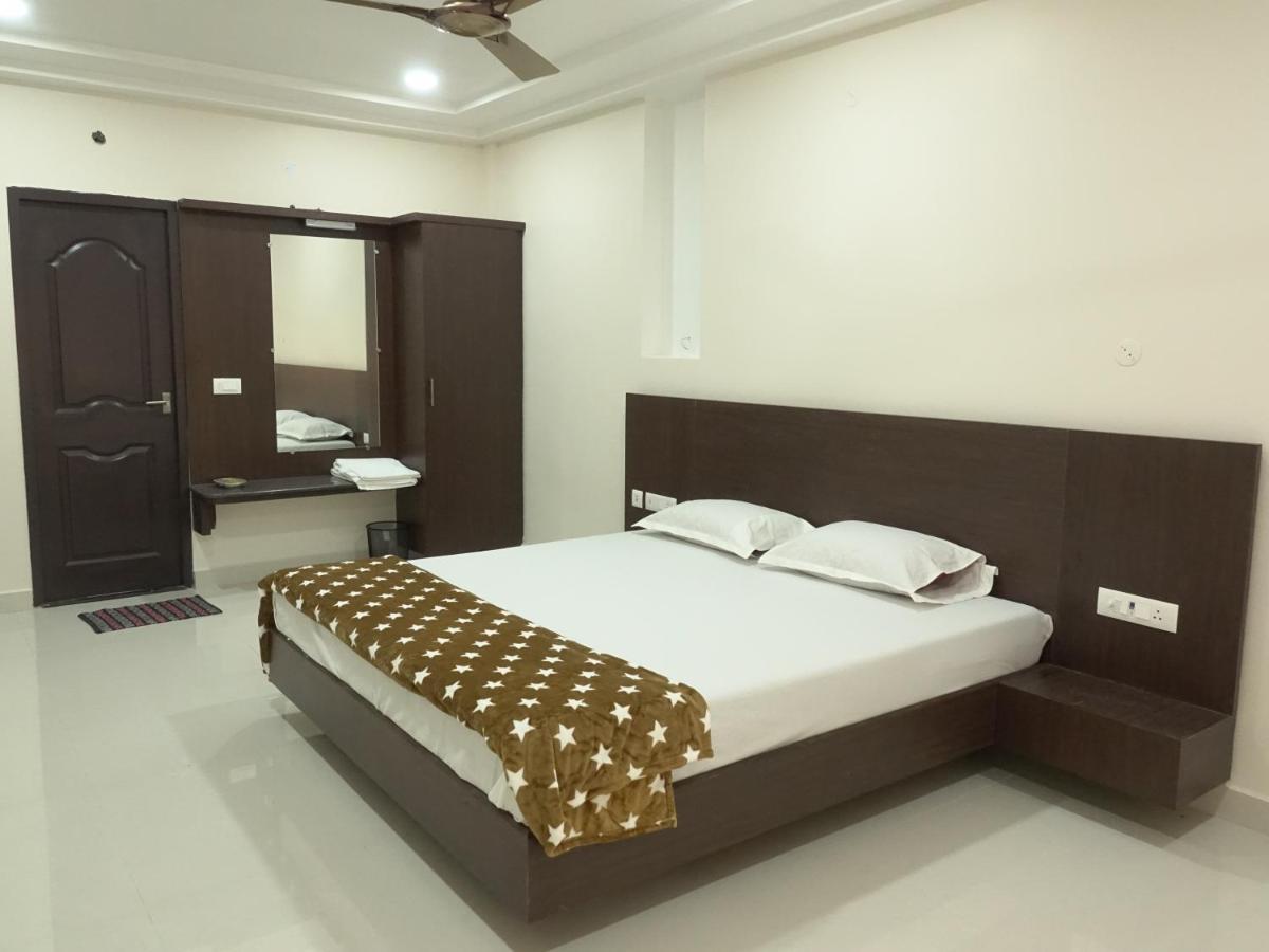 Sri Krishna Residency Hotel Eluru Exterior photo